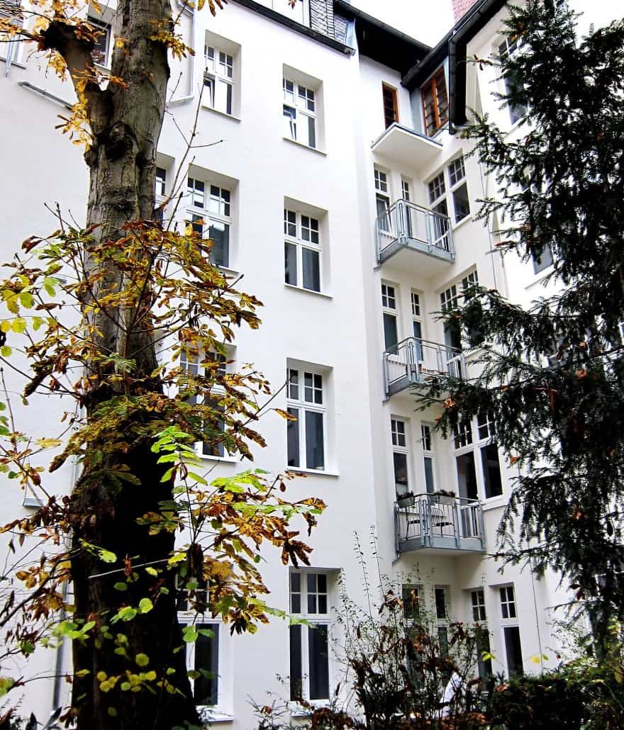 Hofseite des Wohn- und Bürohauses nach der Sanierung